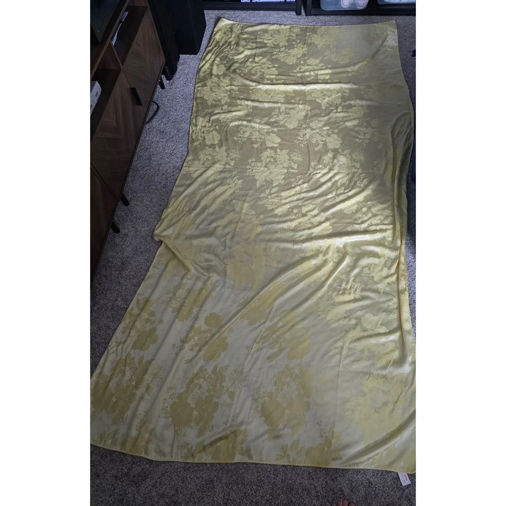 Kohls Blossoms & Blooms Yellow Floral Damask Tablecloth 54x110 Rectangle